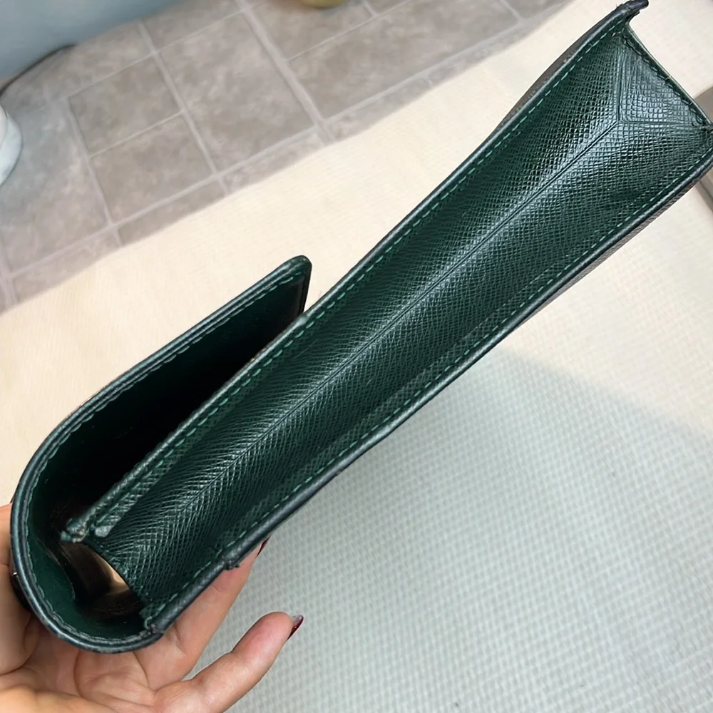 LV Green Taiga Laguito Briefcase 💼 Auth. Brass hardware vintage size 15:11:2”